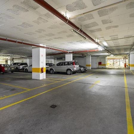 Whome Family Condo - Urban Retreat With Parking, Ac, Elevator In Great Location Lisboa Exteriör bild