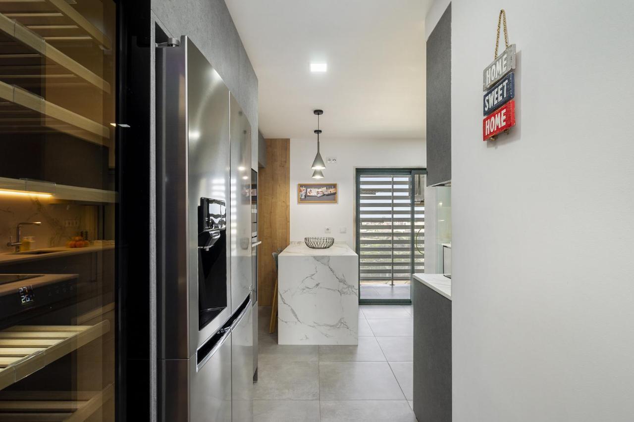 Whome Family Condo - Urban Retreat With Parking, Ac, Elevator In Great Location Lisboa Exteriör bild