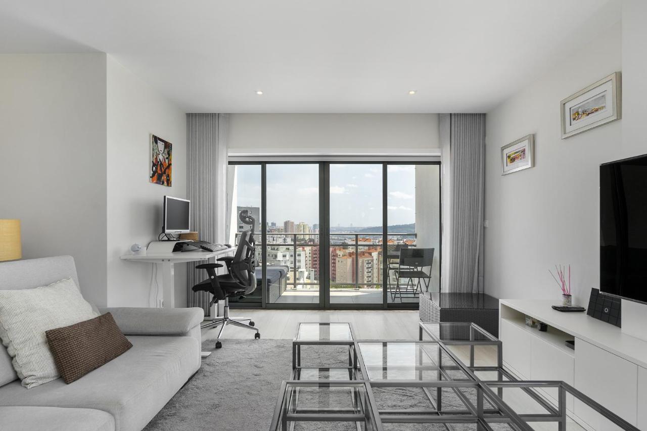 Whome Family Condo - Urban Retreat With Parking, Ac, Elevator In Great Location Lisboa Exteriör bild