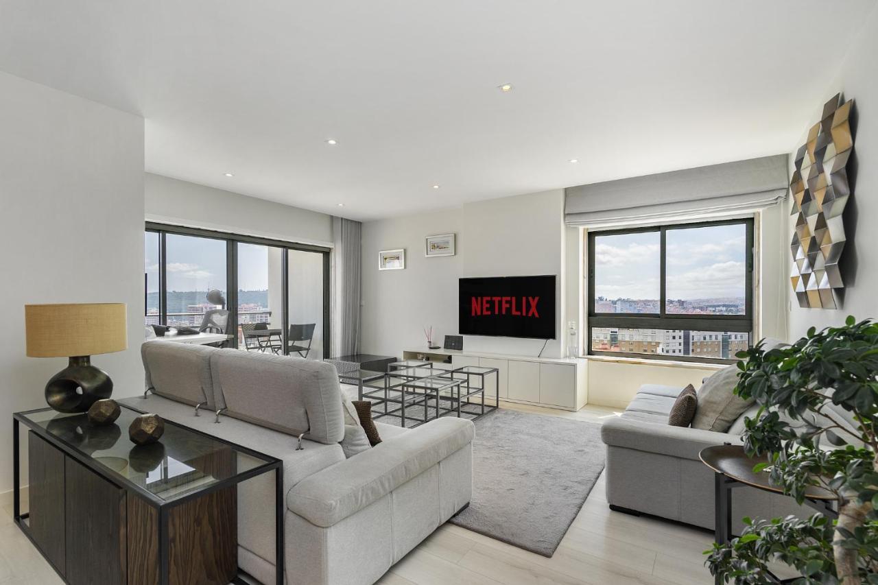 Whome Family Condo - Urban Retreat With Parking, Ac, Elevator In Great Location Lisboa Exteriör bild