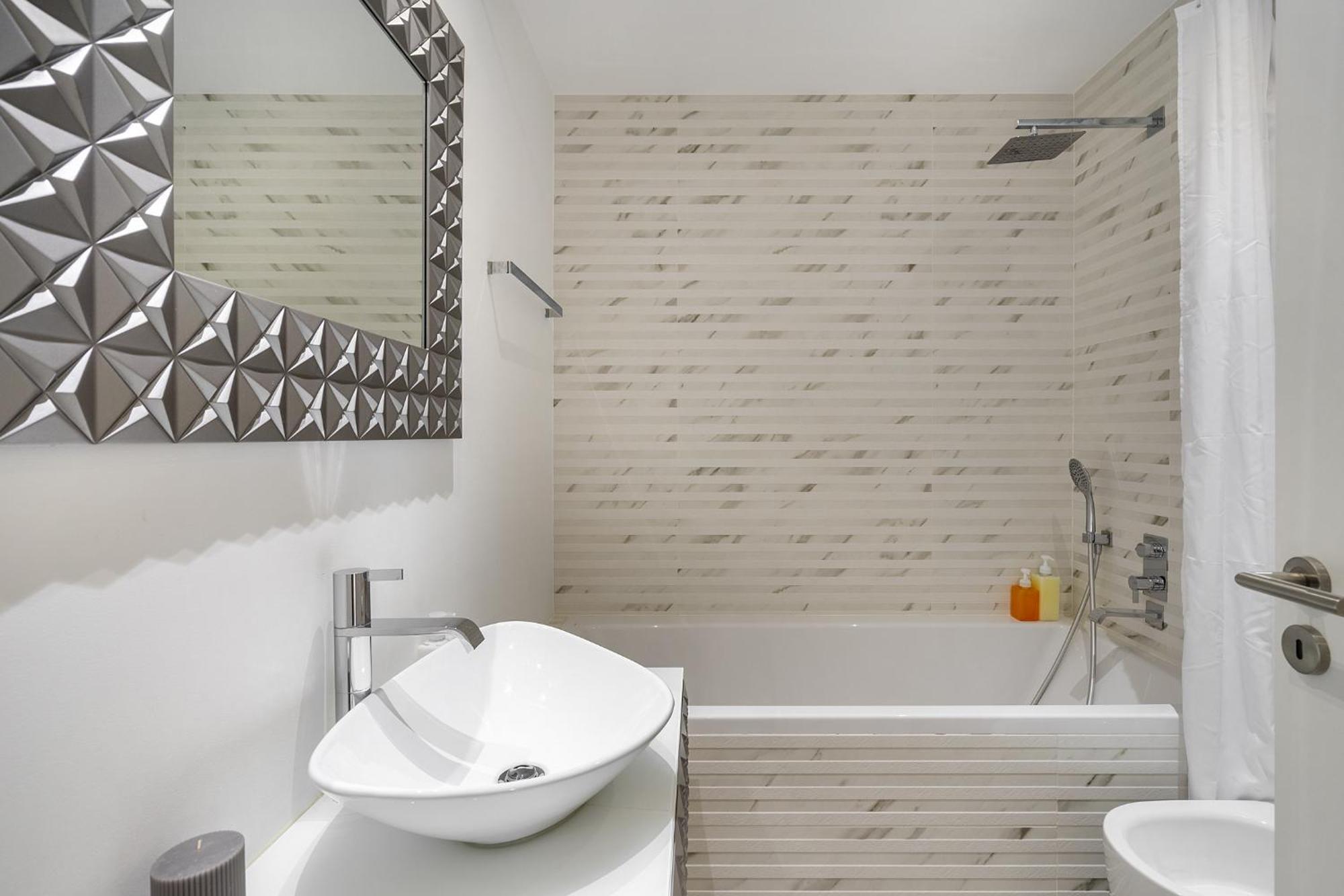 Whome Family Condo - Urban Retreat With Parking, Ac, Elevator In Great Location Lisboa Exteriör bild