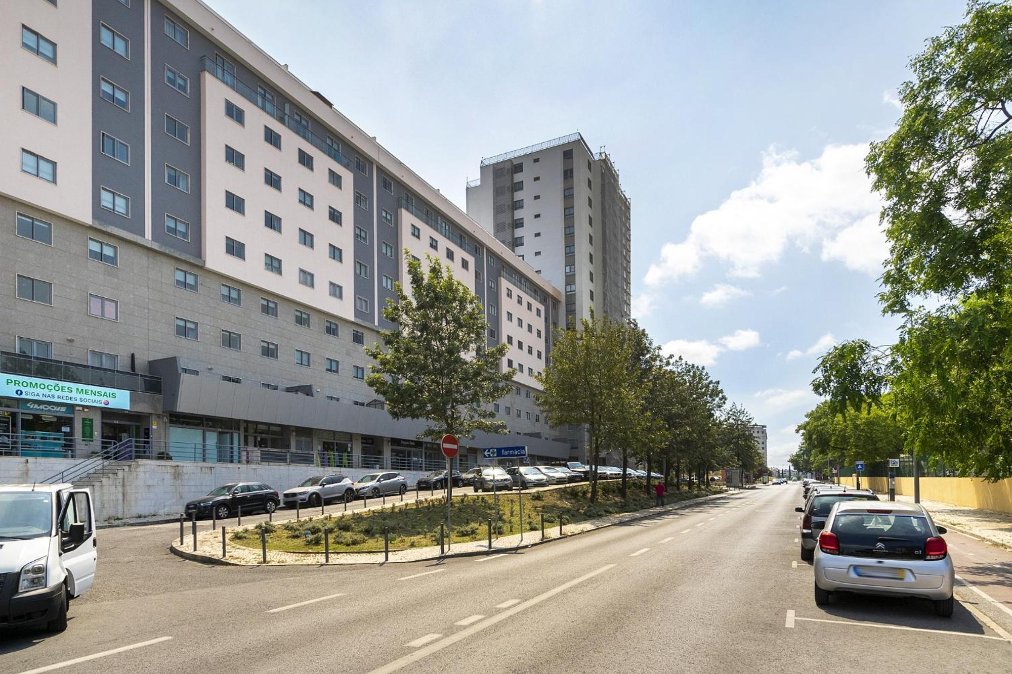 Whome Family Condo - Urban Retreat With Parking, Ac, Elevator In Great Location Lisboa Exteriör bild