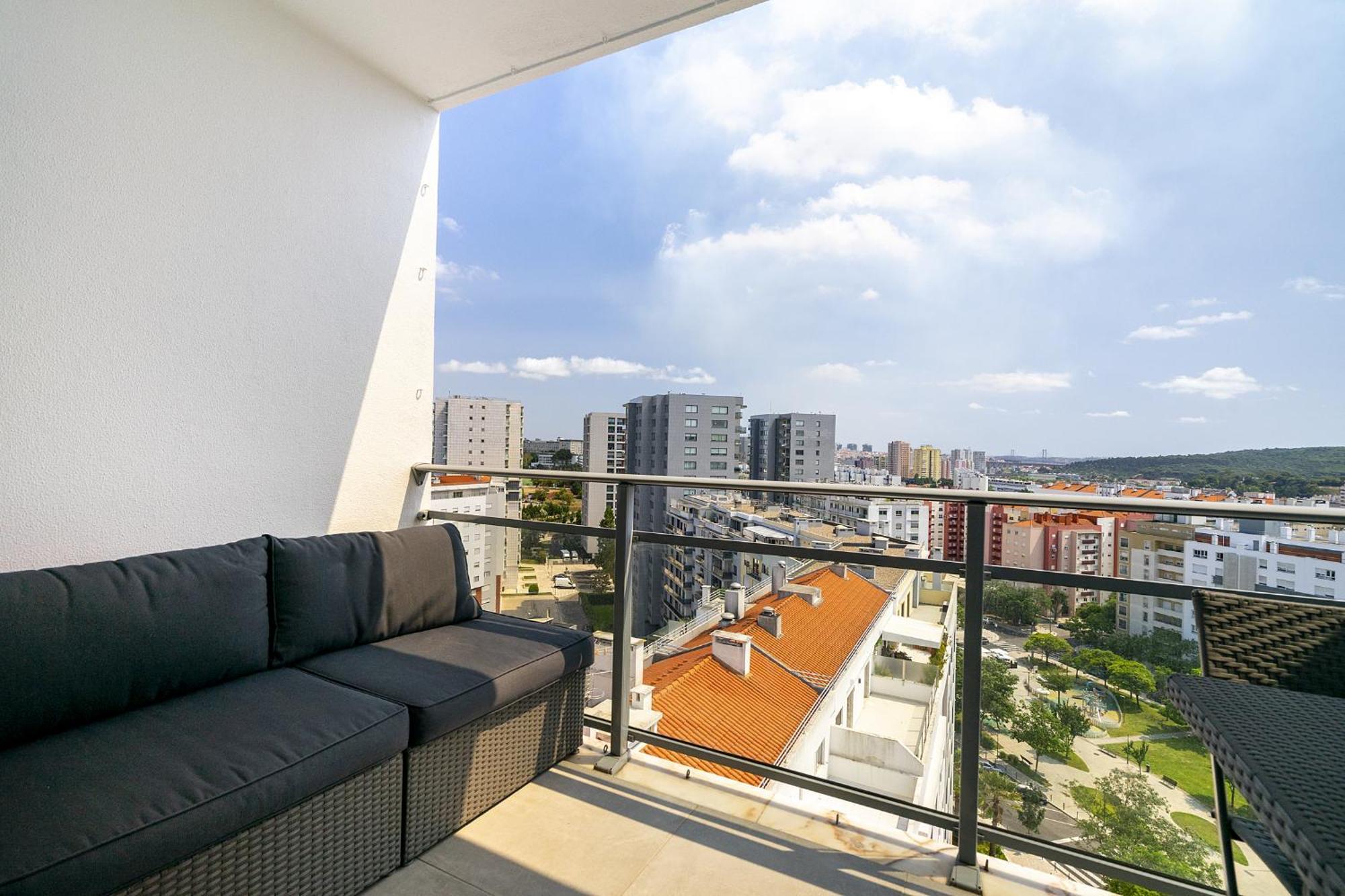 Whome Family Condo - Urban Retreat With Parking, Ac, Elevator In Great Location Lisboa Exteriör bild